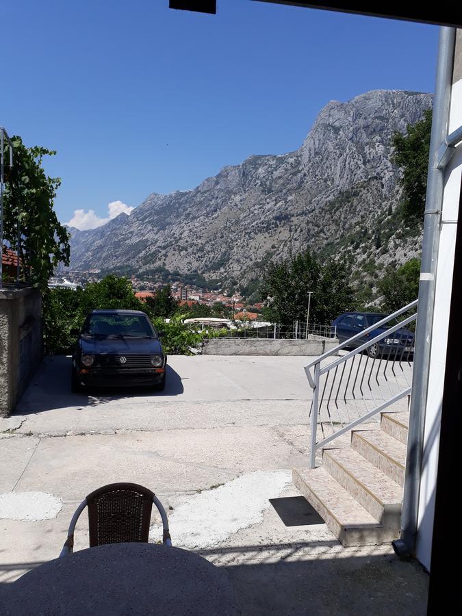 Guest House Sandra Котор Екстер'єр фото
