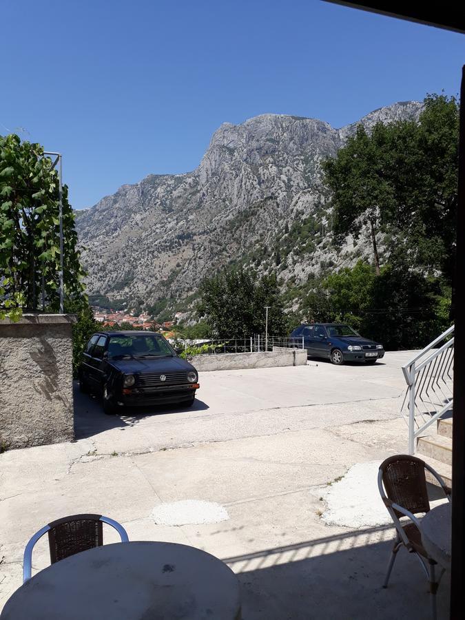 Guest House Sandra Котор Екстер'єр фото